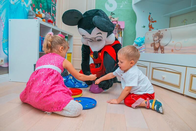 Аниматоры Микки и Мини Маус на детский праздник в Москве от Холидей Кидс