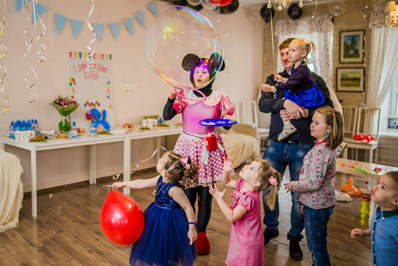 Аниматоры Микки и Мини Маус на детский праздник в Москве от Холидей Кидс