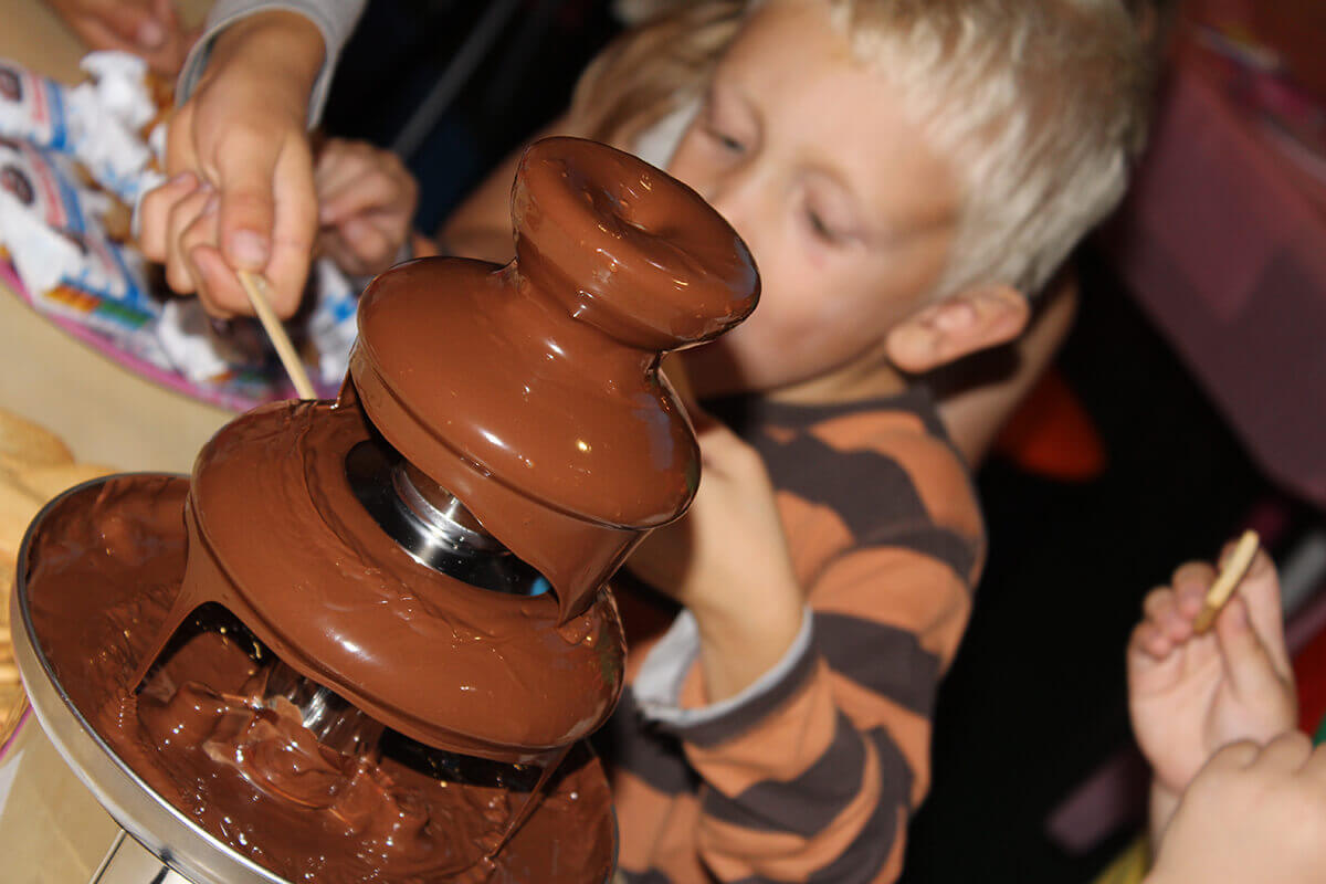шоколадный фонтан на праздник для детей на дому